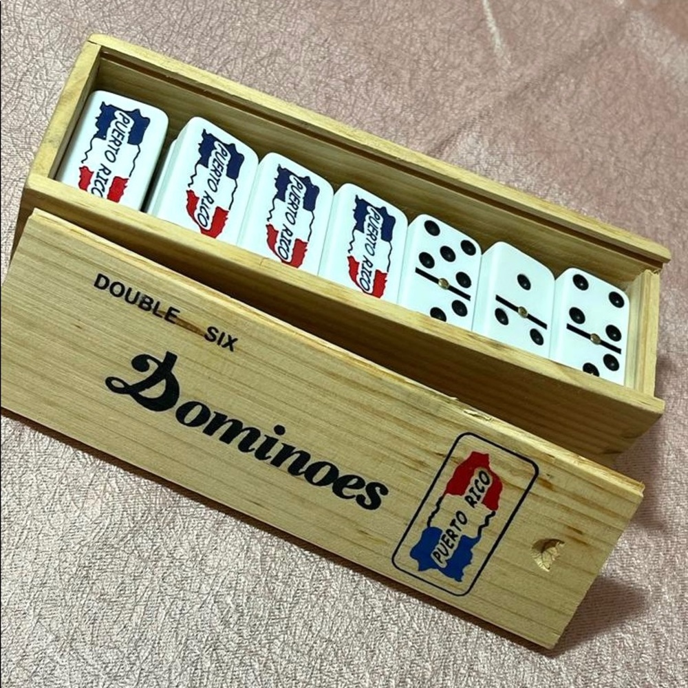 Dominoes game